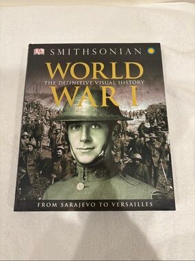 DK/Smithsonian World War I: The Definitive Visual History - Olive Green Cover